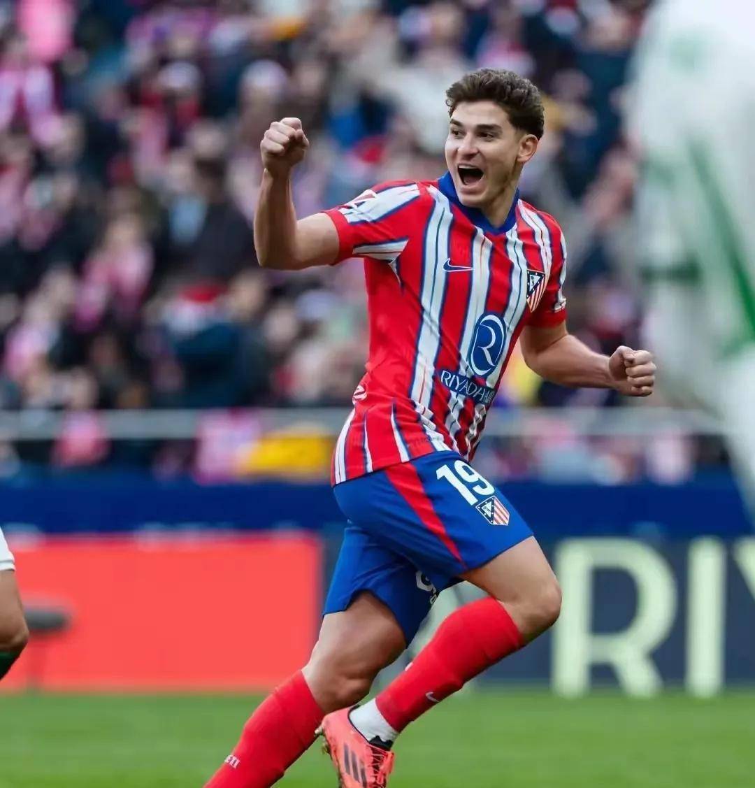 开云体育下载-瓦伦西亚客场挑战成功，积极追击