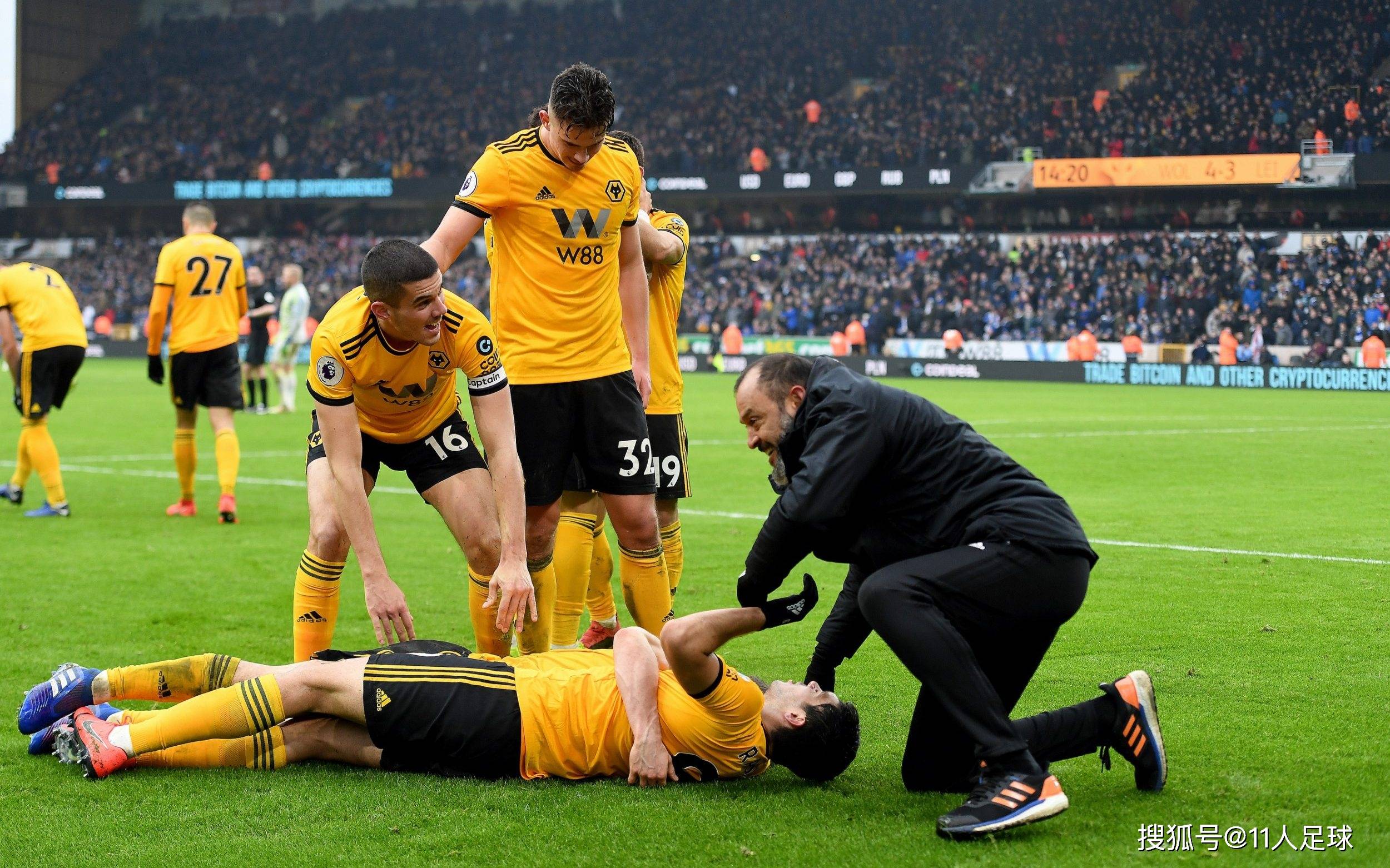 开云体育官方网站-沃特福德前锋受伤下场，球队窘境难解的简单介绍