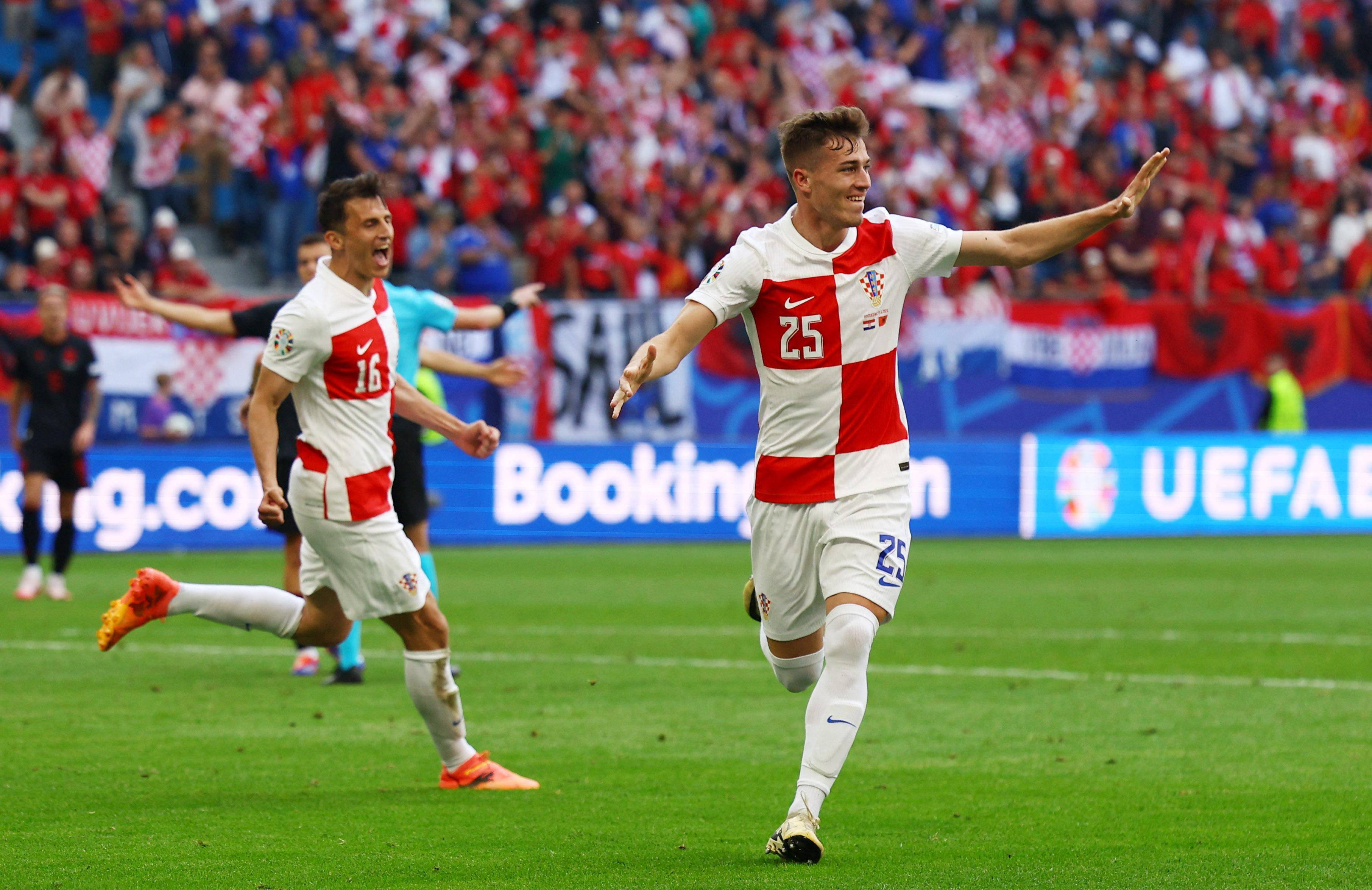 克罗地亚队在预选赛中获得关键胜利,晋级 克罗地亚队在预选赛中获得关键胜利,晋级