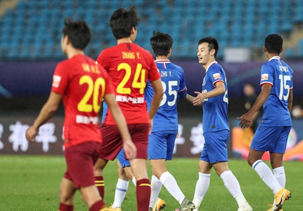 球队青年球员崭露头角,成为关键先生 球队青年球员崭露头角,成为关键先生