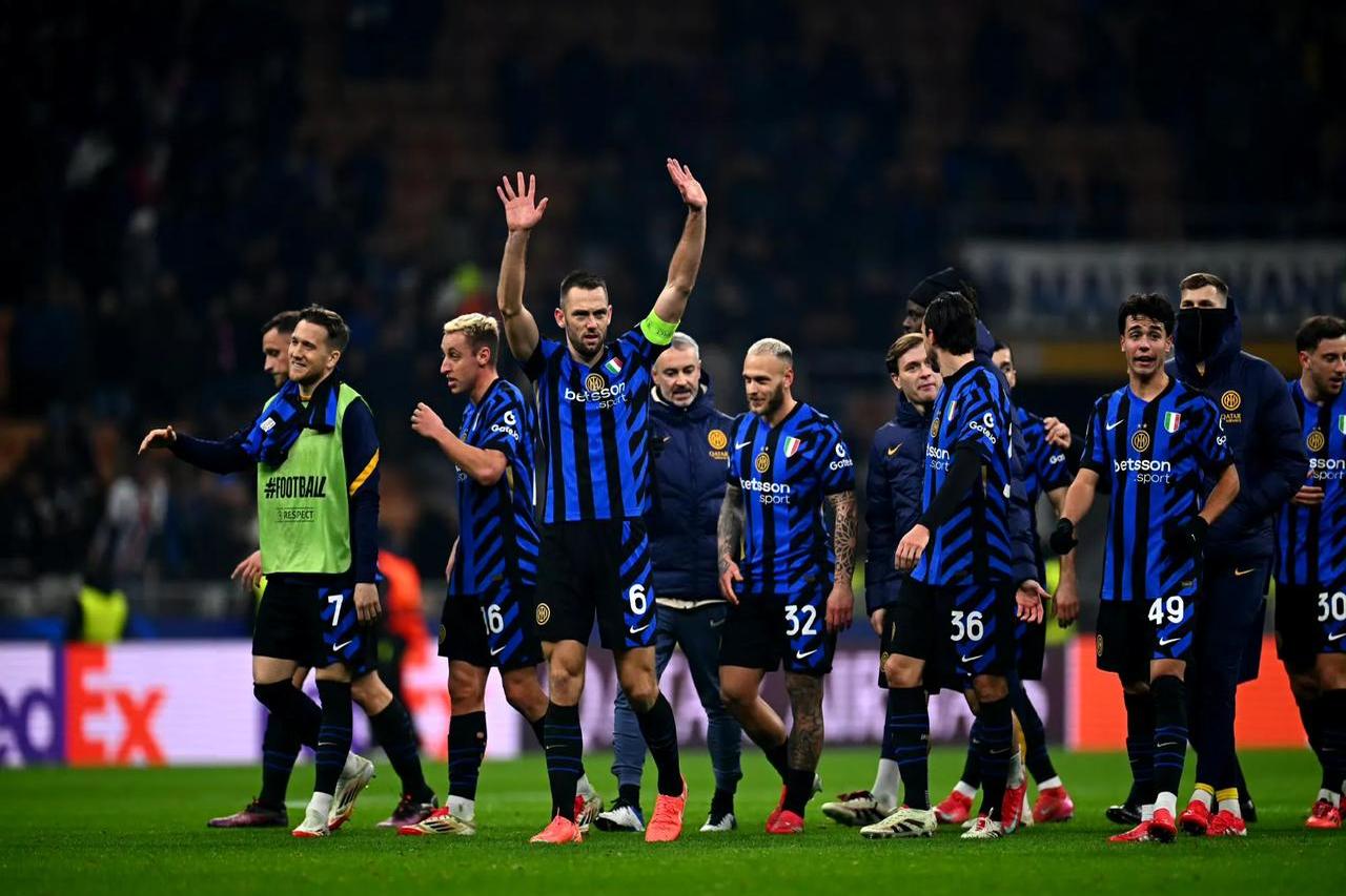 包含欧国联比赛夺冠带来欢乐气氛,球迷沸腾的词条 包含欧国联比赛夺冠带来欢乐气氛,球迷沸腾的词条