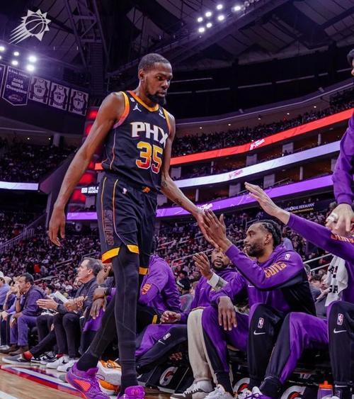 太阳客场大胜,布克一人砍下+火热的简单介绍 太阳客场大胜,布克一人砍下+火热的简单介绍