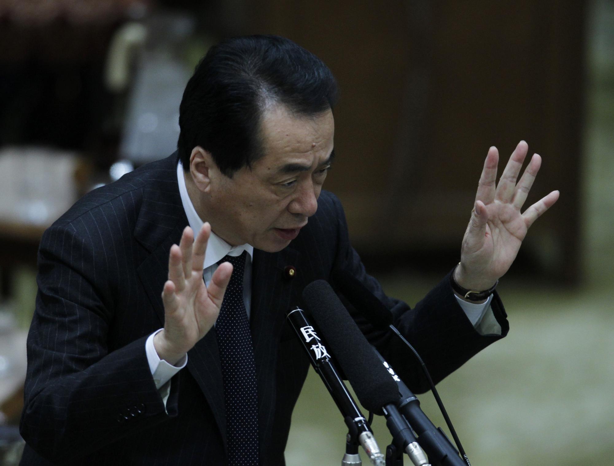 开云体育app-华伦西亚客场大败，降级危机加深