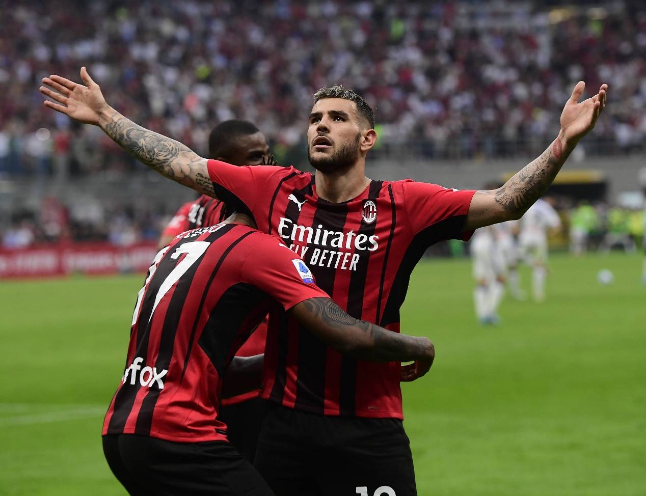 包含尤文图斯连克AC米兰，保持不败纪录的词条