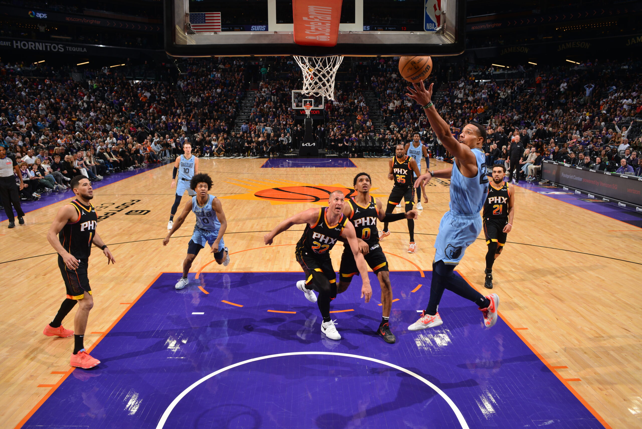 美洲篮球比赛预演,球队备战气氛火爆 美洲篮球比赛预演,球队备战气氛火爆