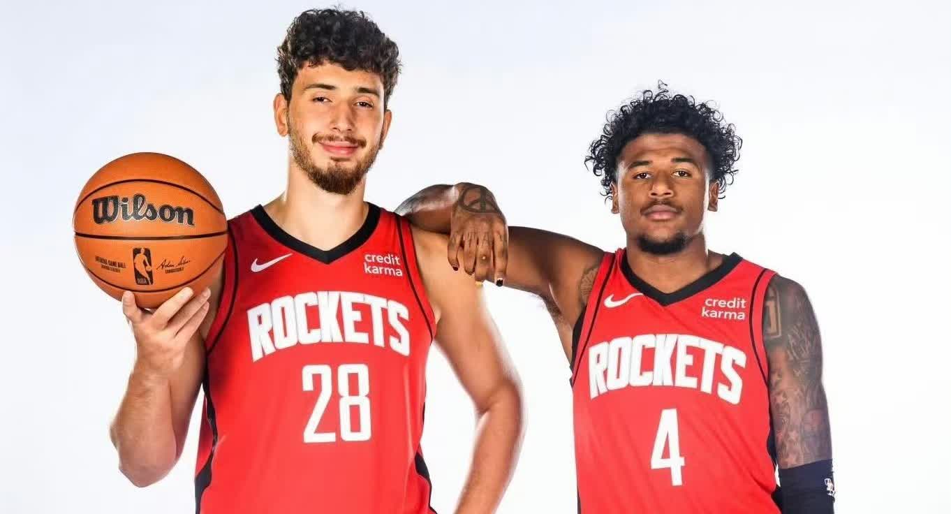 包含篮球选秀新秀奋力飙升，被国家队征召参加国际赛的词条