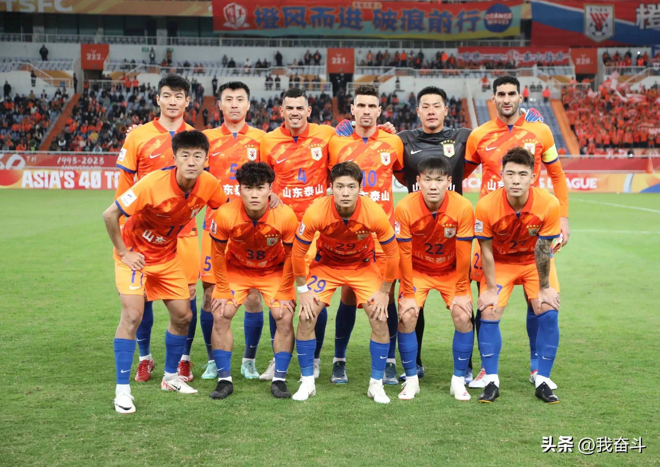 天津泰达队员积极备战，以实力征服亚冠赛场