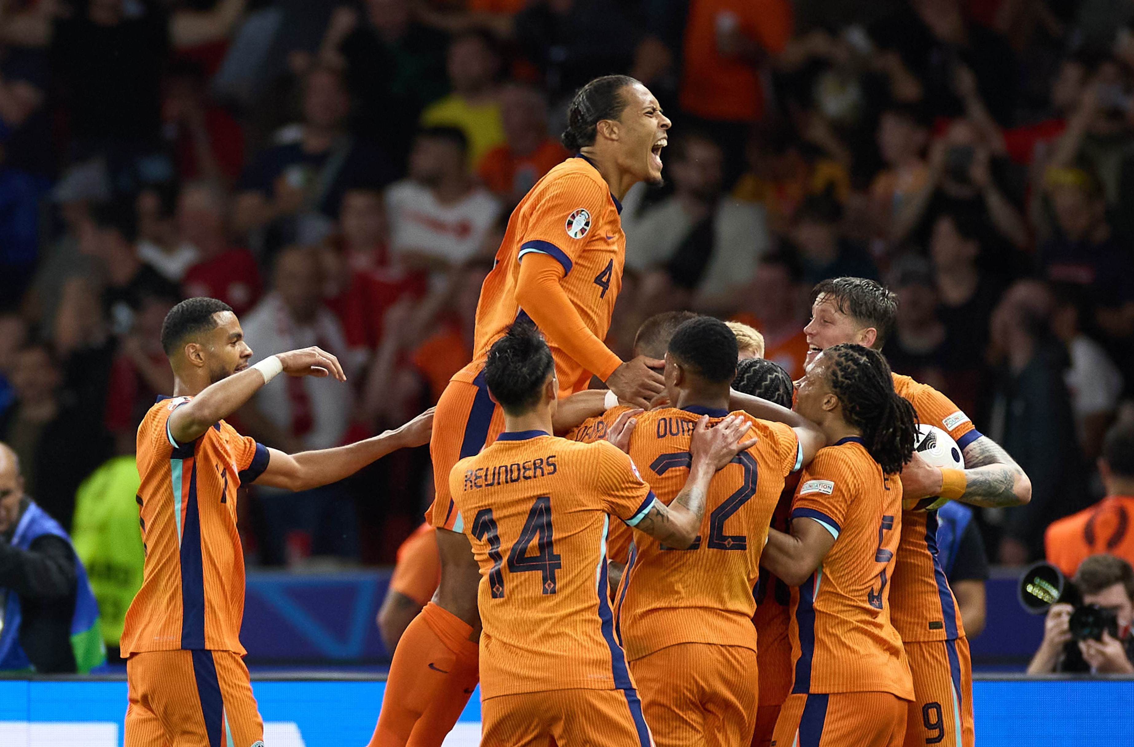 开云体育app-欧洲国家队比赛过程中的亮点吸引眼球