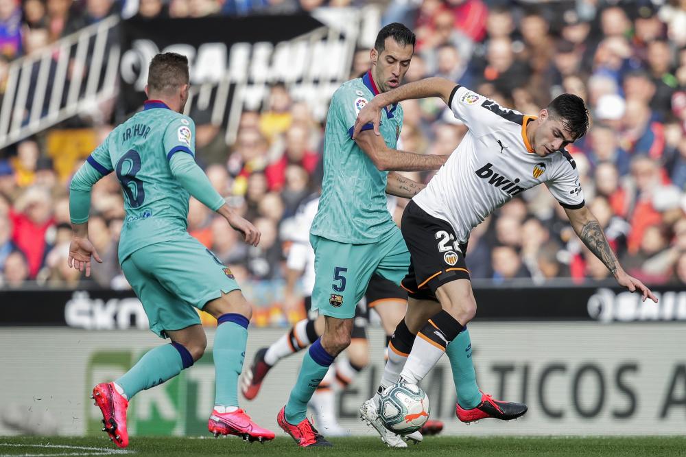 关于乌龙失误致败，瓦伦西亚落后局面的信息