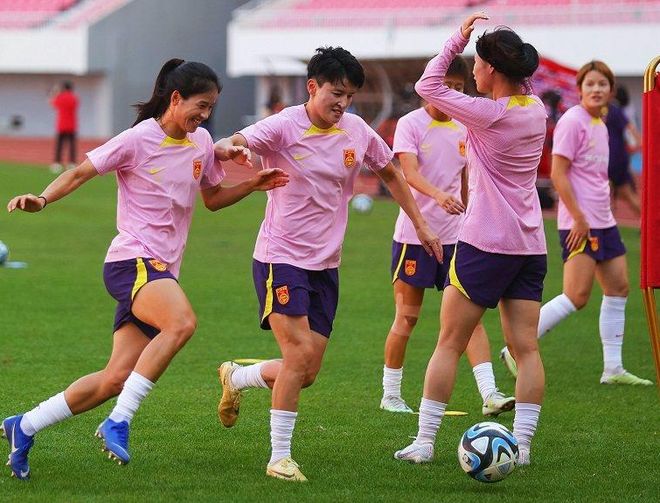 包含豪取一胜!女足队员勇往直前!的词条 包含豪取一胜!女足队员勇往直前!的词条