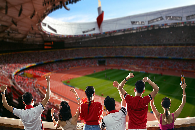 比赛中的精彩瞬间让球迷们欣喜若狂 比赛中的精彩瞬间让球迷们欣喜若狂