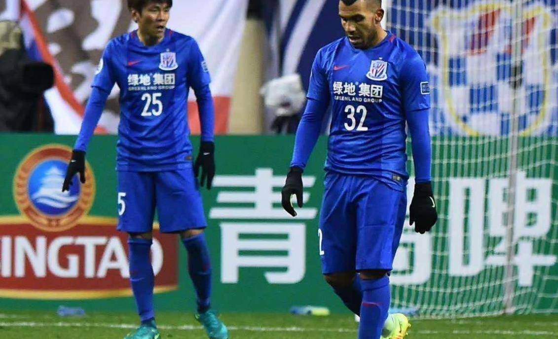 外援梅开二度,助球队晋级下一轮 外援梅开二度,助球队晋级下一轮