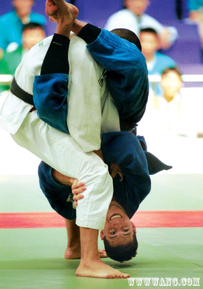 日本柔道选手从奥运失利转战职业赛事 日本柔道选手从奥运失利转战职业赛事