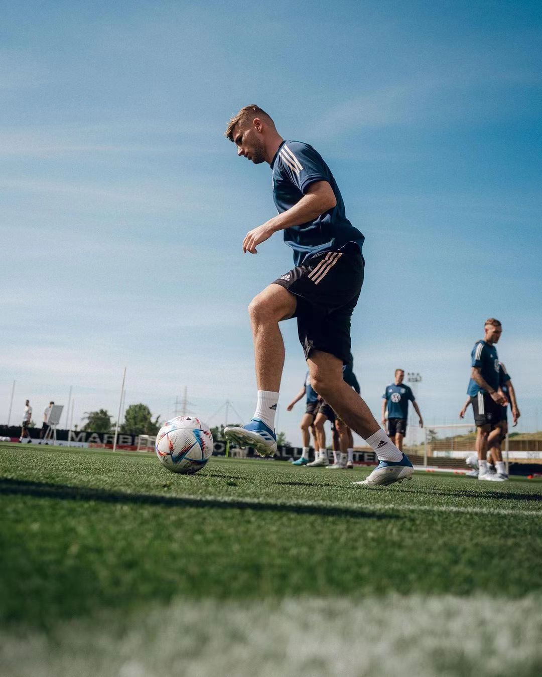 欧国联比赛球队备战，战场火爆的简单介绍