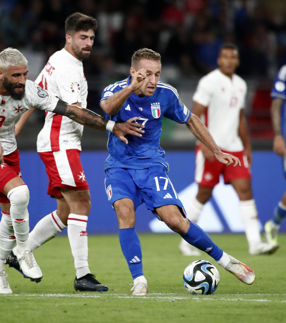 开云体育在线-欧预赛比赛热点分析，球队决胜一战备战全力争胜