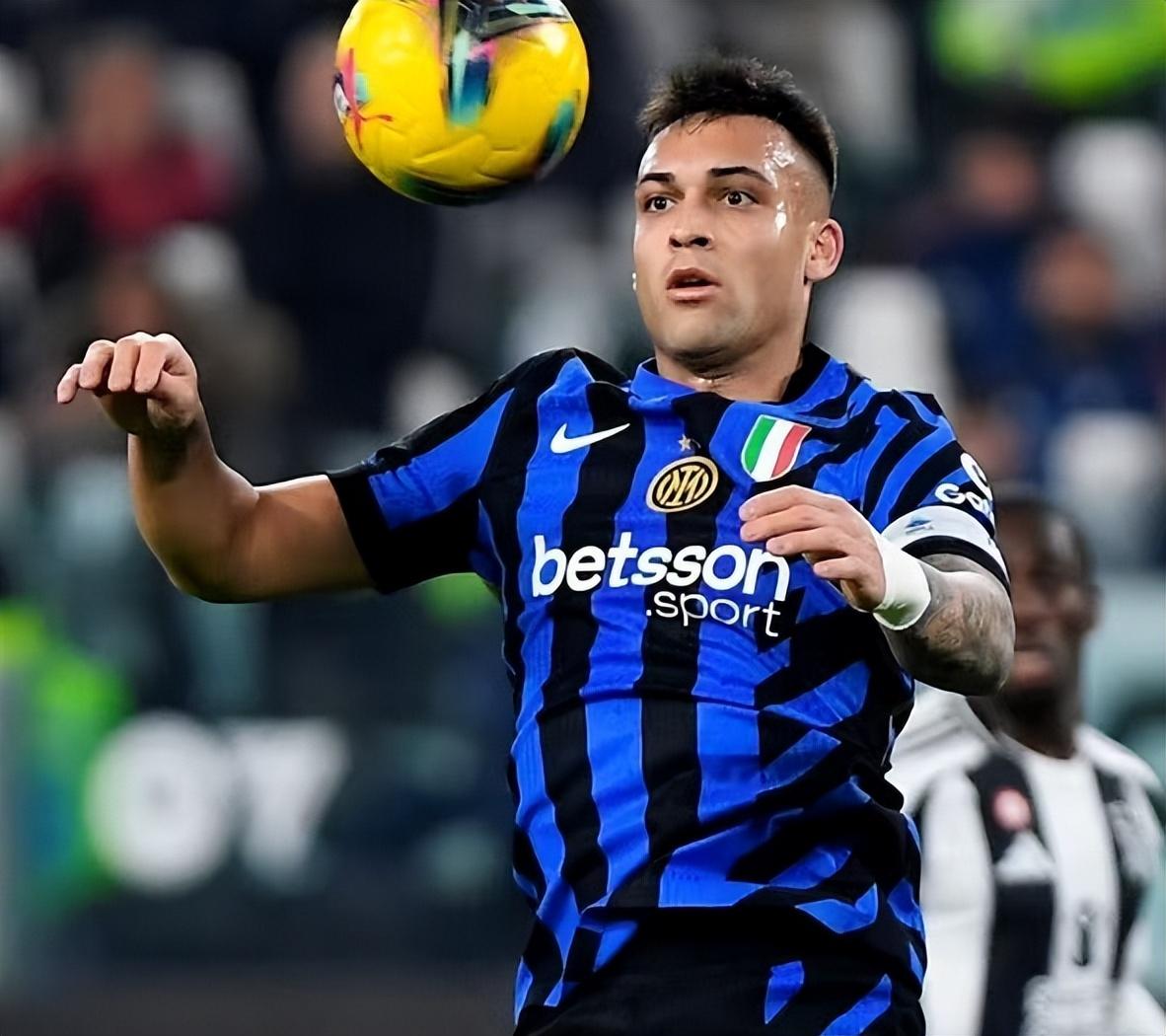 意甲赛场变数多端,胜负悬而未决 意甲赛场变数多端,胜负悬而未决