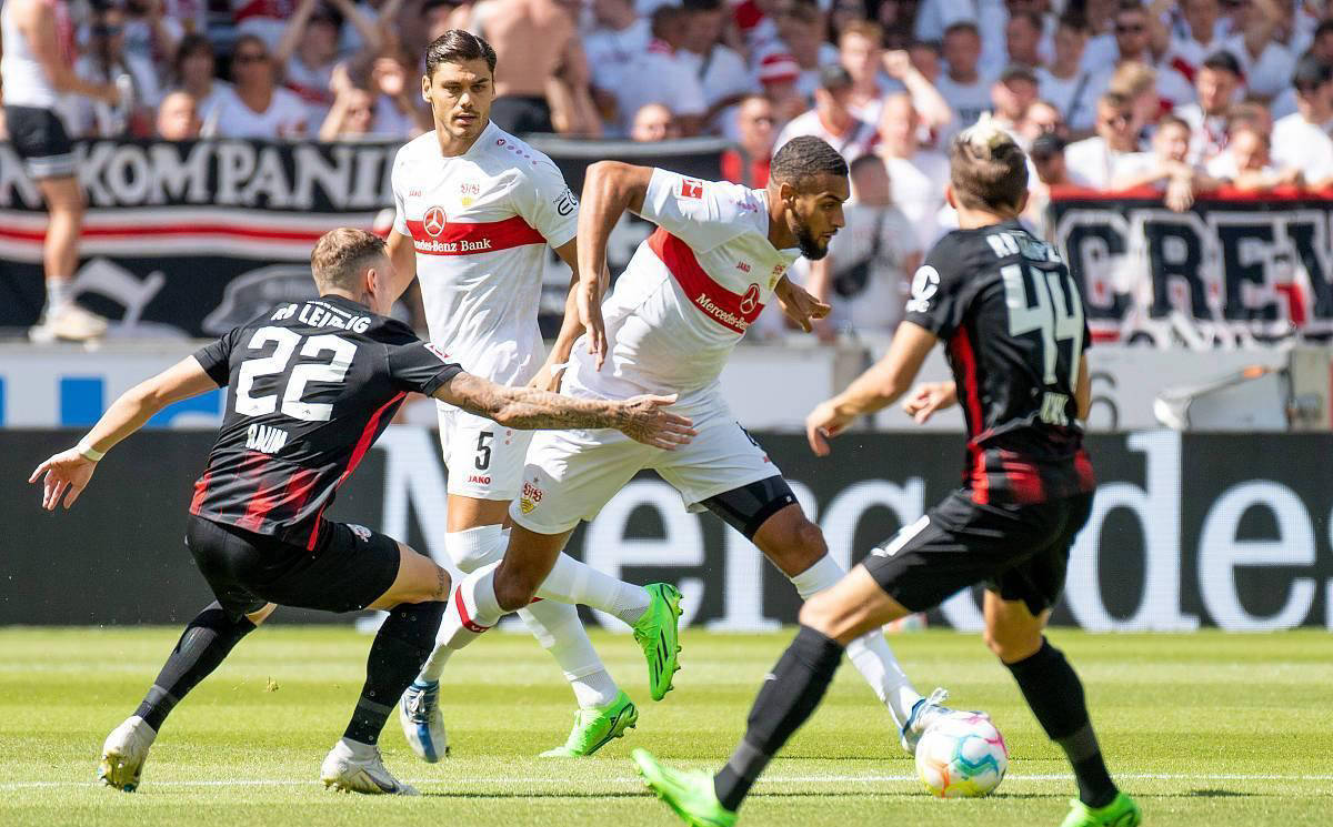 斯图加特取得关键胜利,士气高昂 斯图加特取得关键胜利,士气高昂