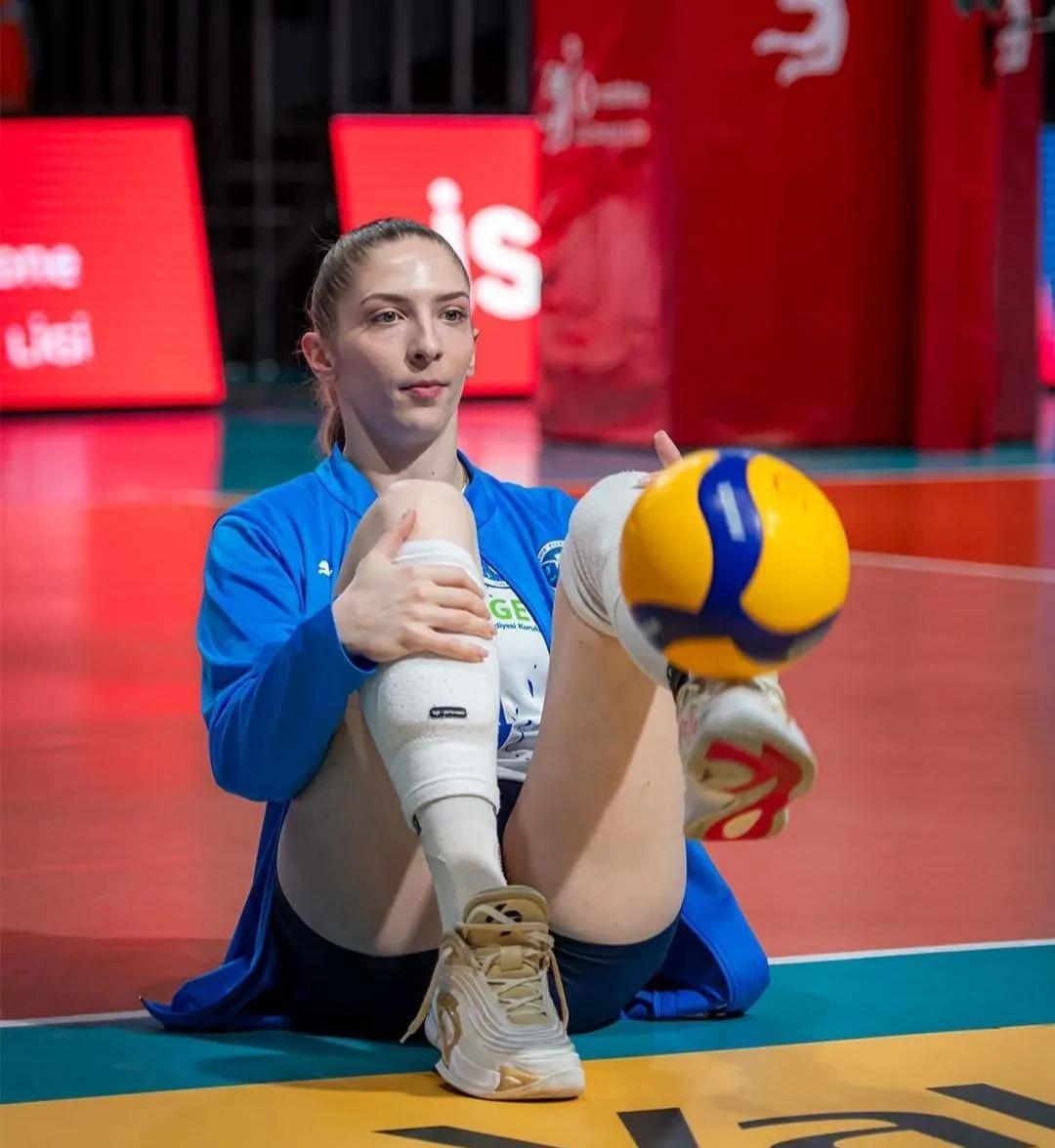 开云体育在线-卡瓦尼接班鲁诺，马拉加逆转胜出