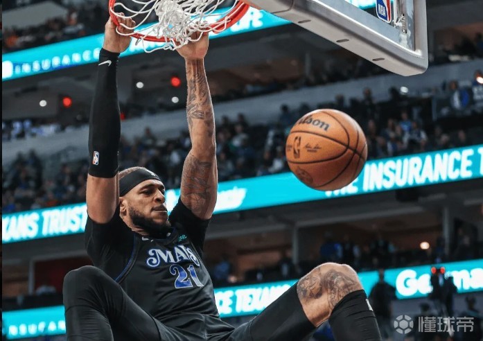 达拉斯独行侠队在主场取得胜利