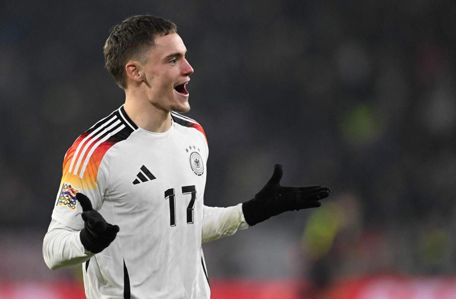 欧洲联赛交锋火爆,紧张激烈全方面展现实力 欧洲联赛交锋火爆,紧张激烈全方面展现实力