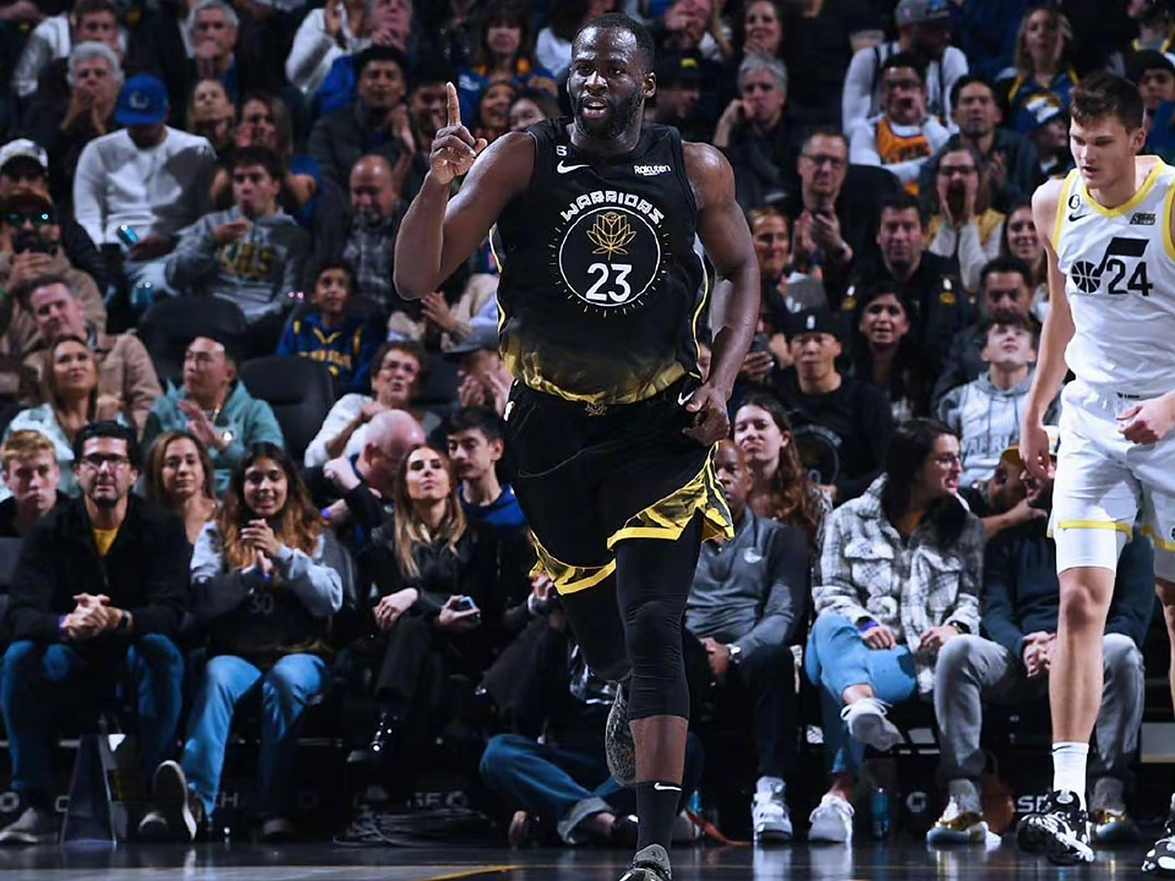 勇士惨遭爵士逆转，遗憾输掉比赛