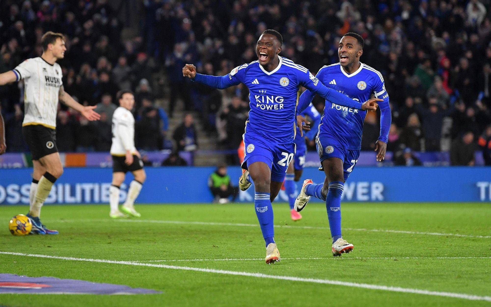 开云体育下载-伯明翰城客场取胜，继续保持升班马风采