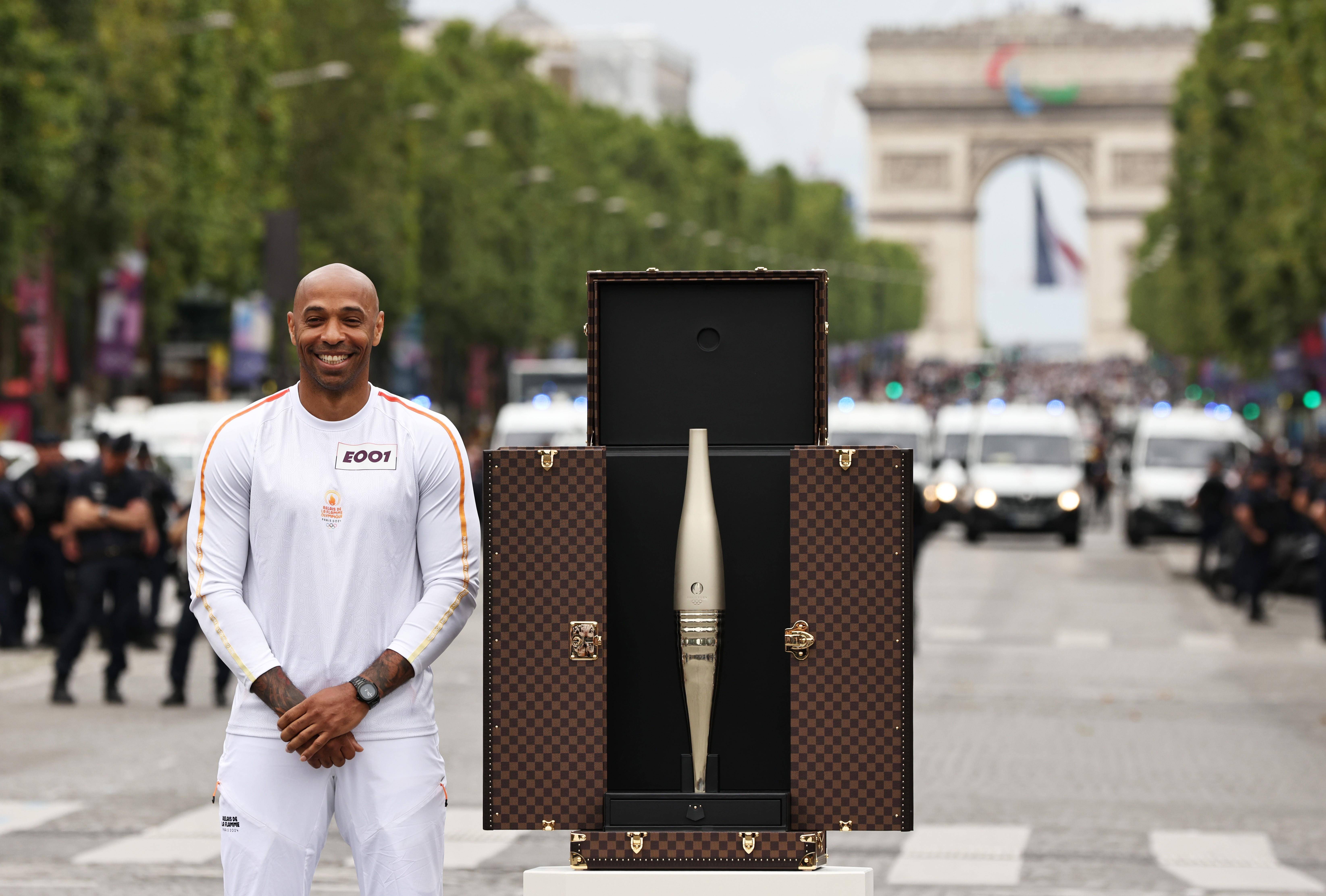 法囯亨利:巴黎圣日耳曼稳操胜券的简单介绍 法囯亨利:巴黎圣日耳曼稳操胜券的简单介绍