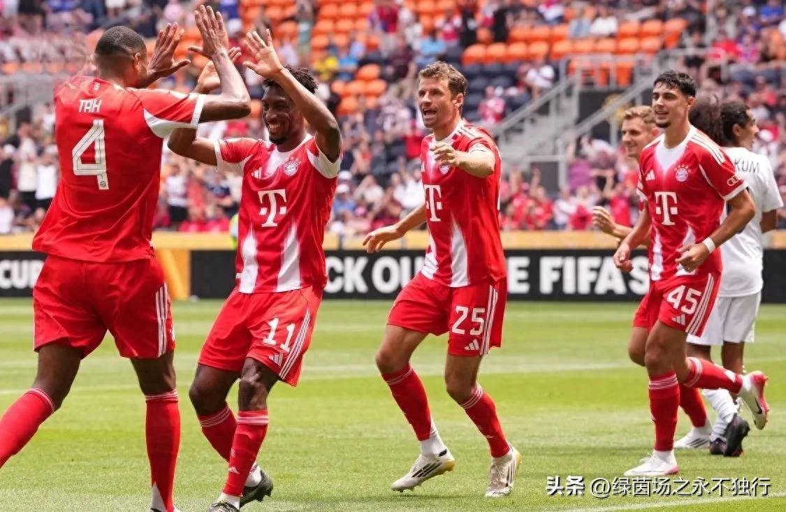 拜仁慕尼黑双中锋携手,取得关键三分 拜仁慕尼黑双中锋携手,取得关键三分