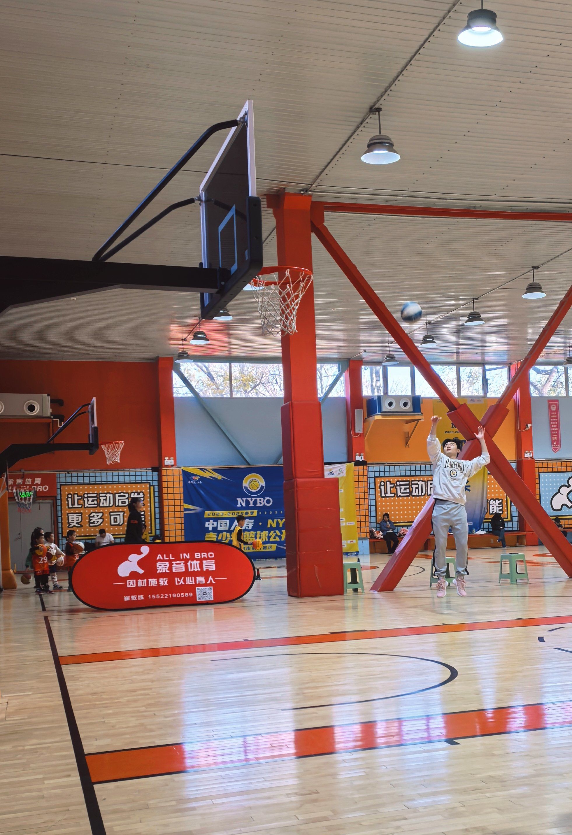 开云体育APP下载-赛季扣篮，三分埋雷，篮球风云再创辉煌！