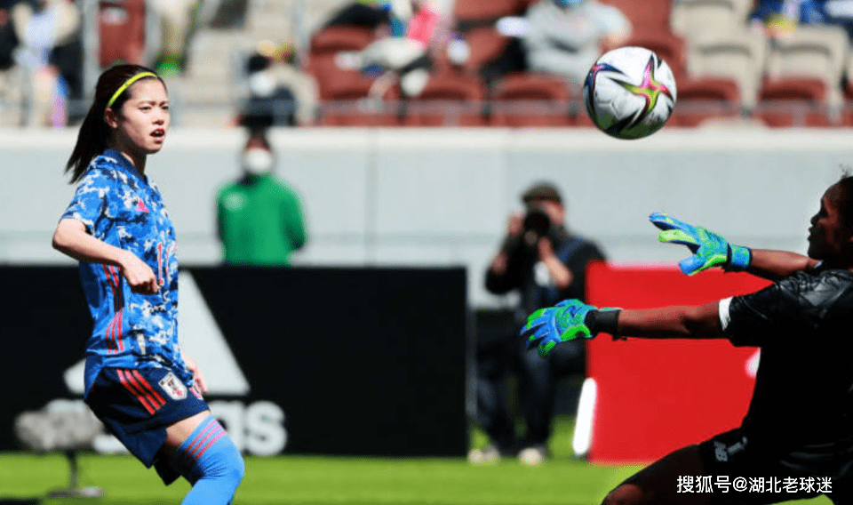 巴西女足精湛技术，一鼓作气晋级年度比赛