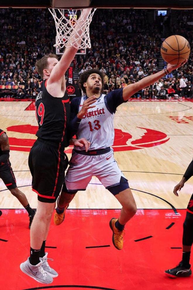 猛龙队全队奉献出色表现，成为东部亮点