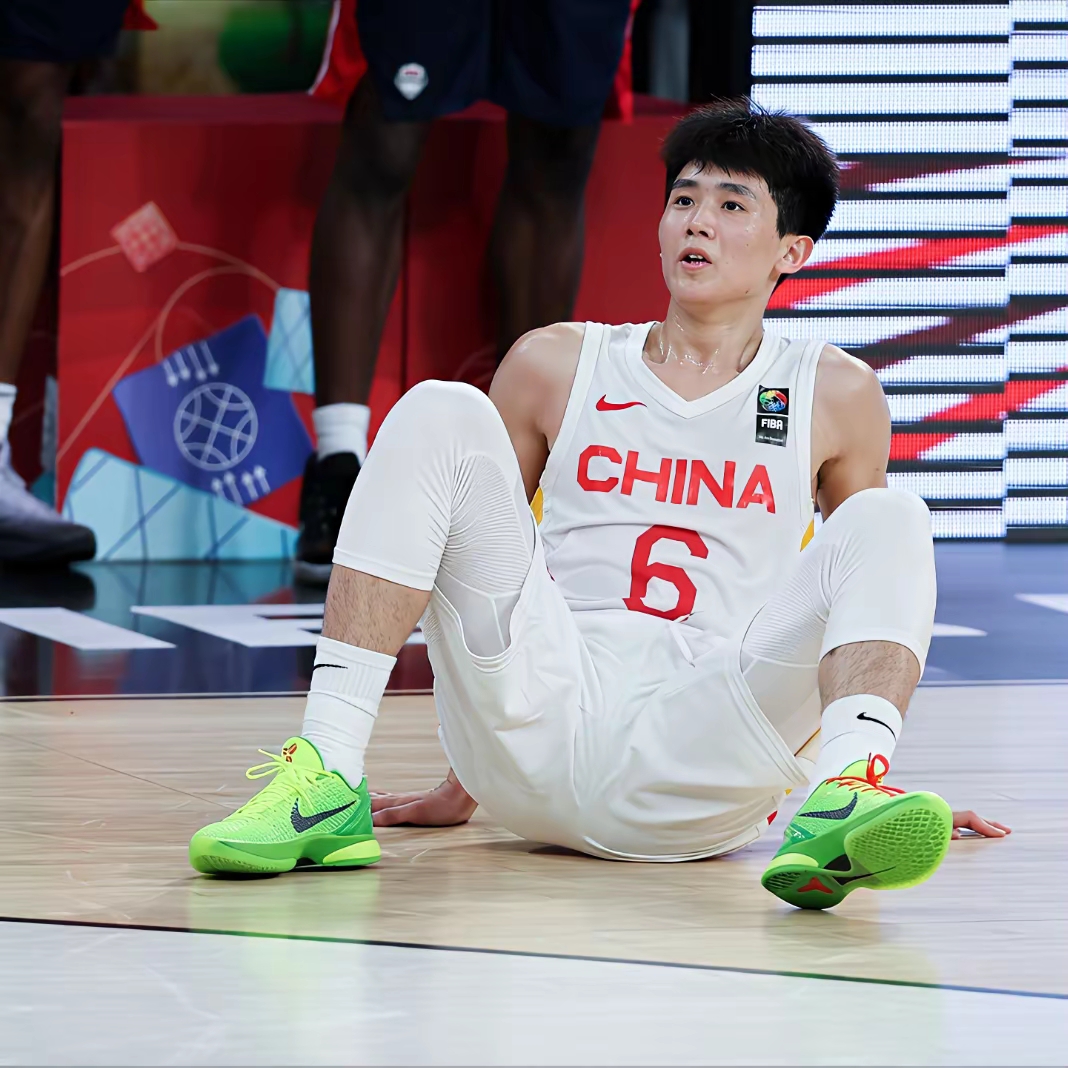 湖南男篮队员表现优秀,全力以赴 湖南男篮队员表现优秀,全力以赴