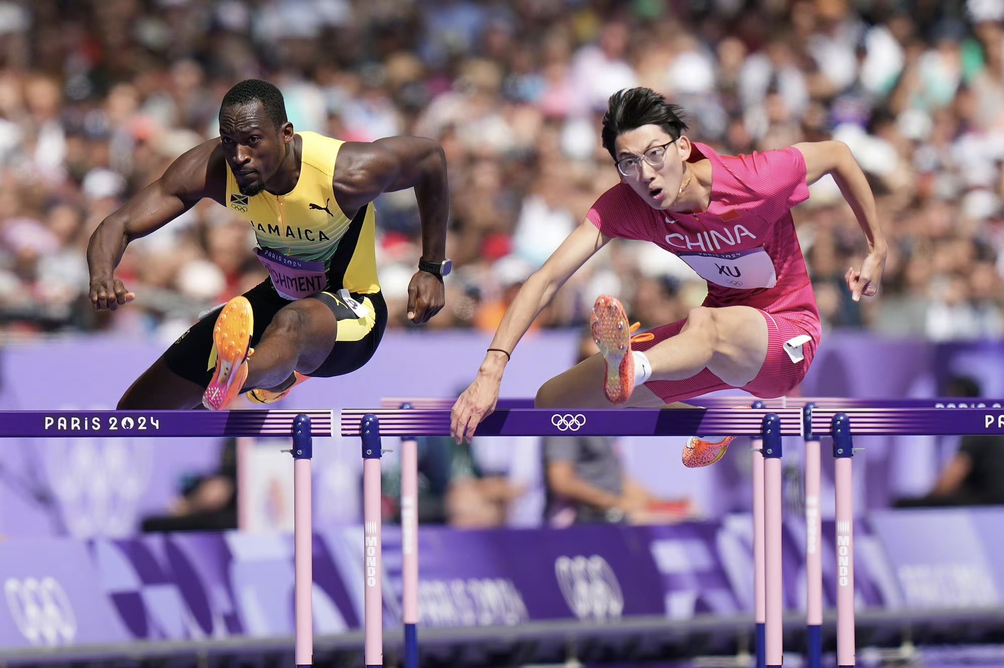 中国选手在奥运赛场上取得耀眼成绩,引发热议 中国选手在奥运赛场上取得耀眼成绩,引发热议