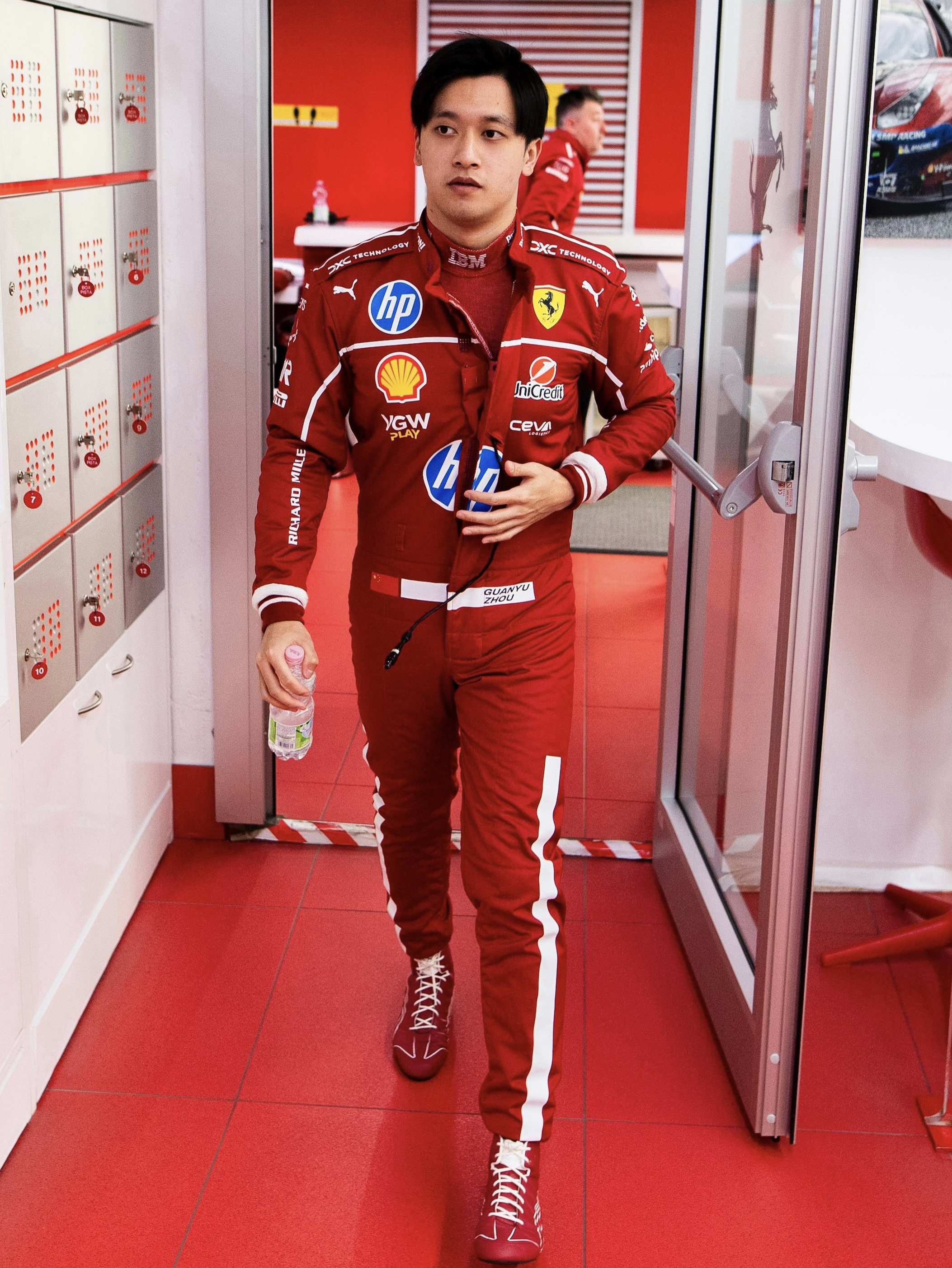 开云平台-包含阿斯顿马丁力克红牛车队，周冠宇高光表现的词条