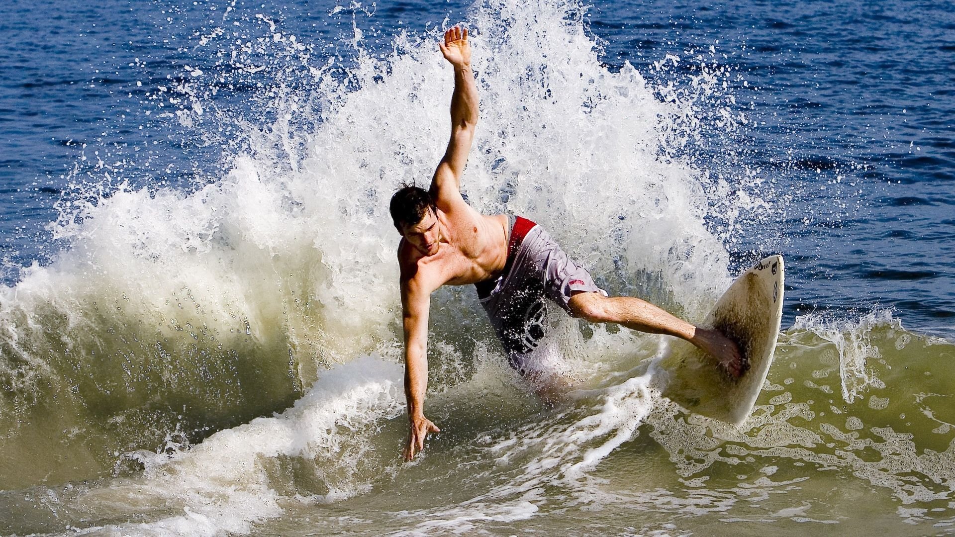 开云体育平台APP-双城记，伦敦的逆转风暴与巴塞罗那的纪录齿轮